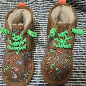UGG Neumel graffiti boots